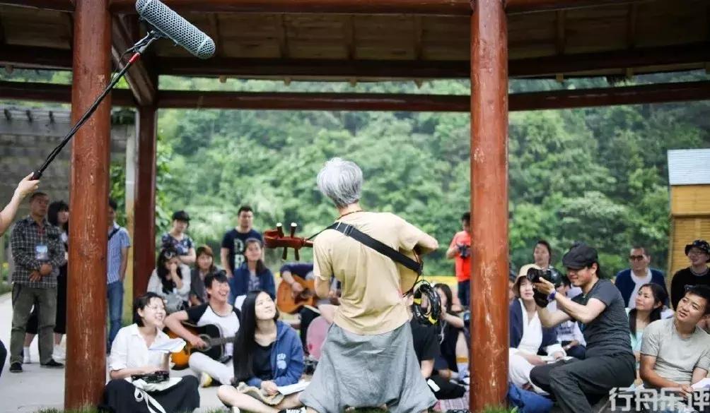 最新民谣歌曲，时代之声的回响