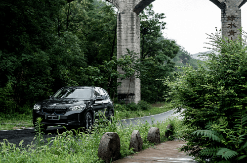 最新驾驶无忧，与自然美景的邂逅，内心平和之旅