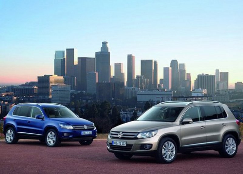 新澳门大众网最新消息查询,深度研究解析_UAB85.426乐享版