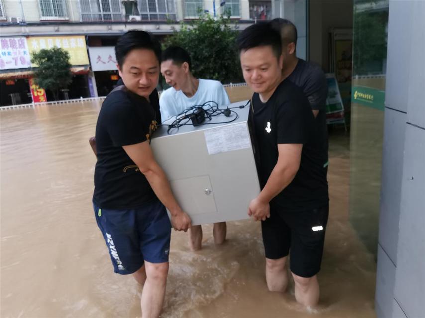 最新柳州汛情实时更新，警惕暴雨洪水风险！