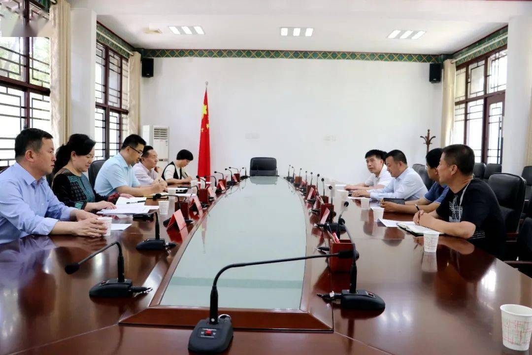 美国最新动态,时事新闻与温馨日常故事