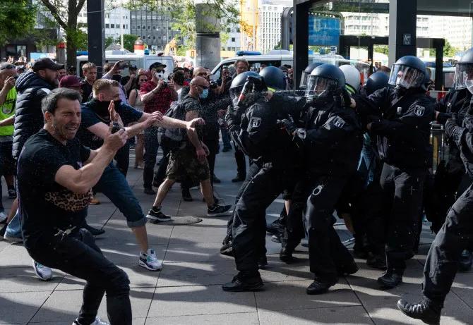 英国最新疫情,新技术推动方略_轻奢版94.763