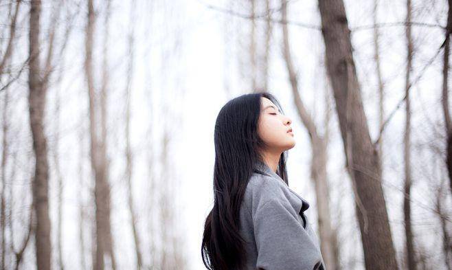 单身之旅,女医生的心灵探索与自然美景的宁静对话