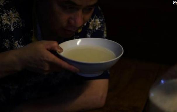 烧脑悬疑电视剧,小巷深处的神秘小店之谜