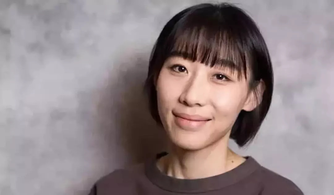 孟里的日常趣事与友情纽带——演员孟里的生活点滴