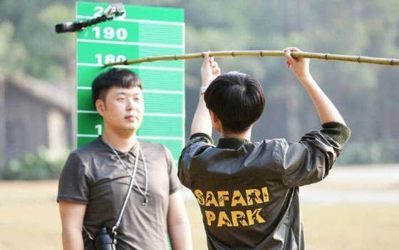 篮球场上与友情的温馨日常,身高185的男明星的日常生活