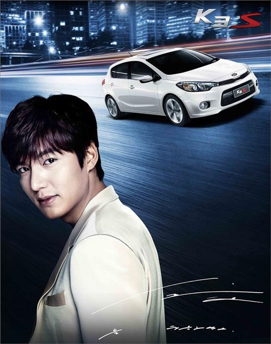 李敏镐最新照片揭秘,小巷深处的宝藏小店