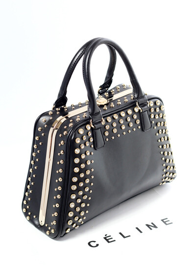 科技融合时尚,最新包包款式展现前卫风采