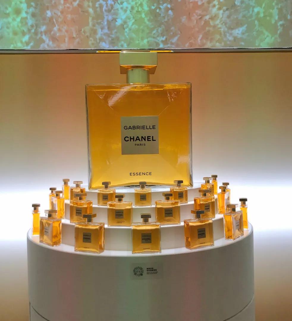 香奈儿最新款香水,小巷深处的馥郁秘境探索