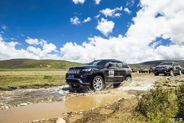 最新款大切诺基,与自然美景的探险之旅