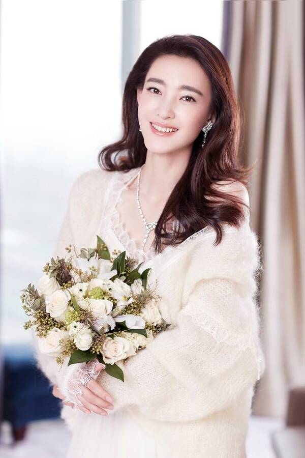 王丽坤最新动态,拥抱自然,心灵宁静之旅启程