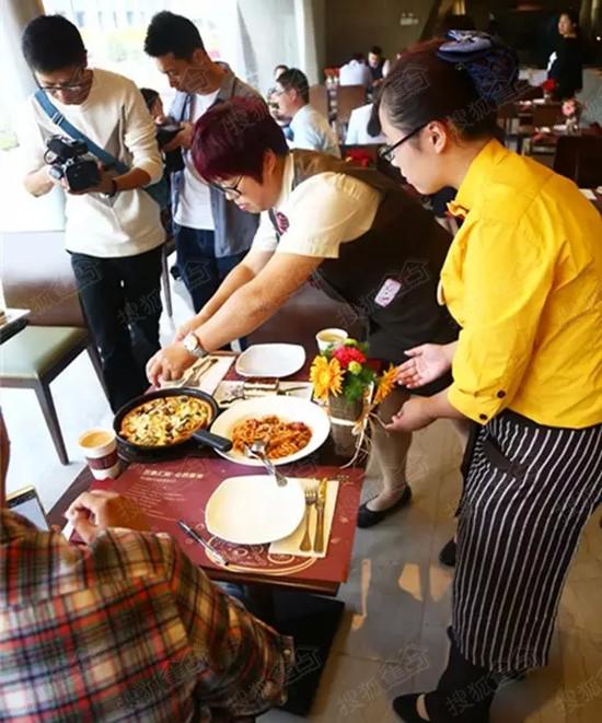 必胜客最新活动深度解析,促销盛宴的利弊探讨