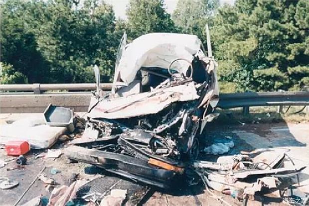 温馨日常中的意外车祸,友情与命运的交织