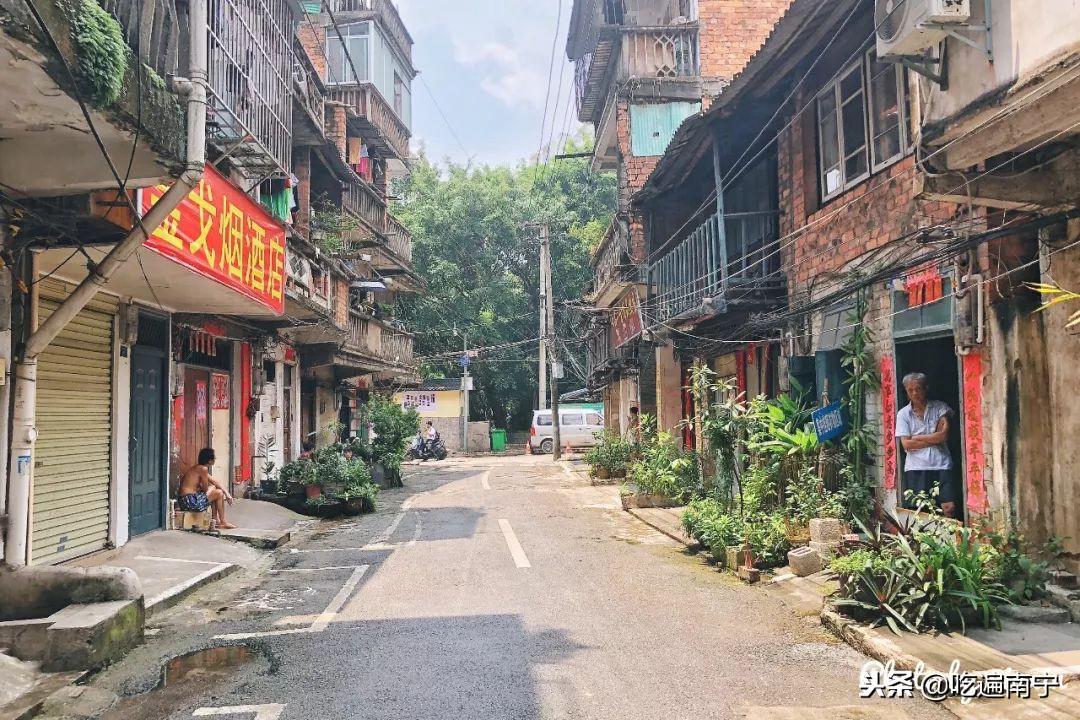 视频新闻热点,小巷深处的独特风味小店惊艳亮相