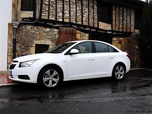 科鲁兹最新报价,潮流性价比之选引领市场风向标