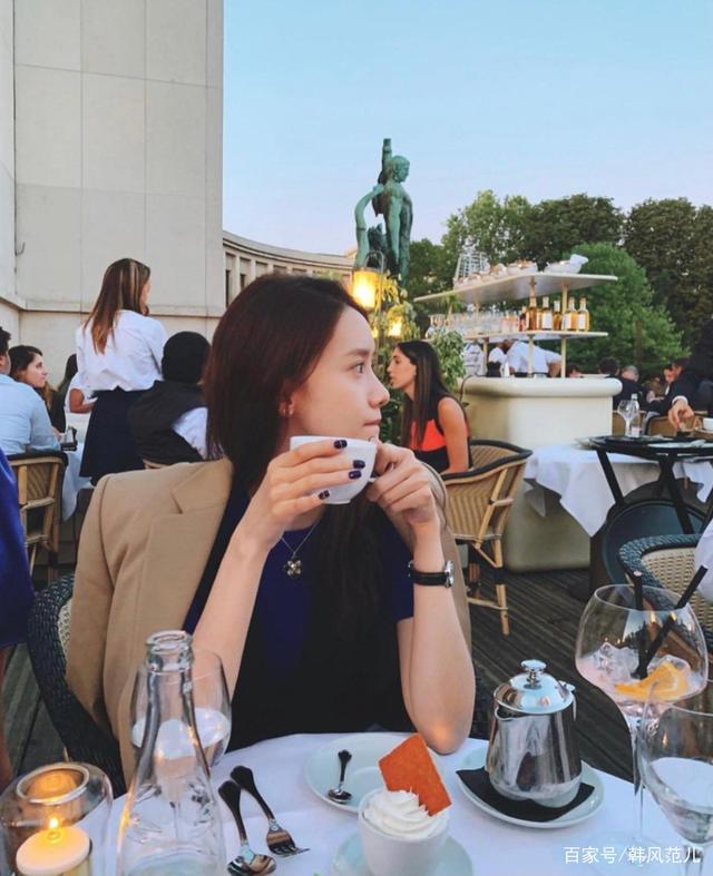 林允儿最新日常分享,城市中的温馨小事