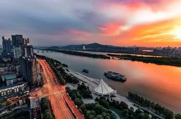 凤台县房价最新动态,与自然美景的旅行邂逅,探寻内心平和与宁静的居所